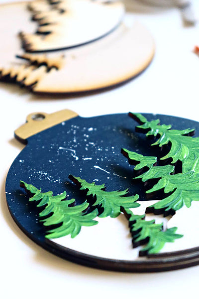 *HOLIDAY PREVIEW* Winter Ornament Paint and Sip at Little House Brewing in Chester CT | 11.30.23 | 6-8PM